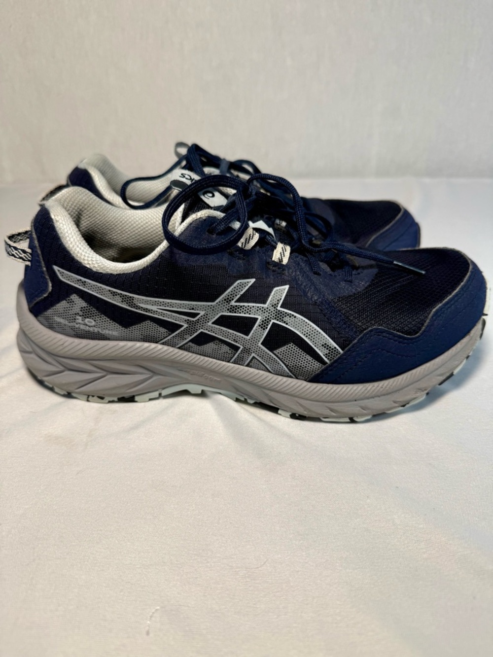ASICS Navy Gel-Venture 10 Tail Athletic Sneakers 8.5 scuff shown in photo